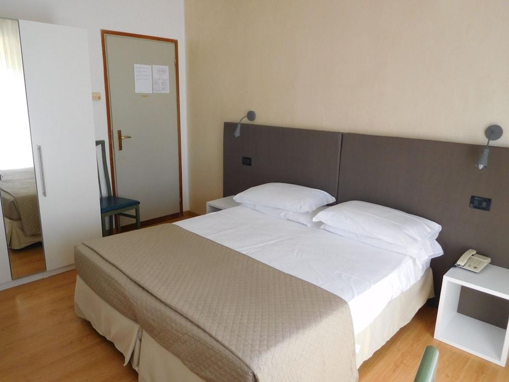 Hotel Emperador Lido di Jesolo Luaran gambar